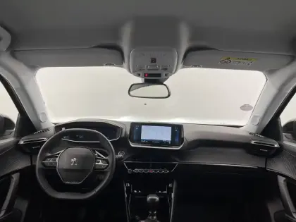 Photo 27 Peugeot 2008  PureTech 130 S&S BVM6