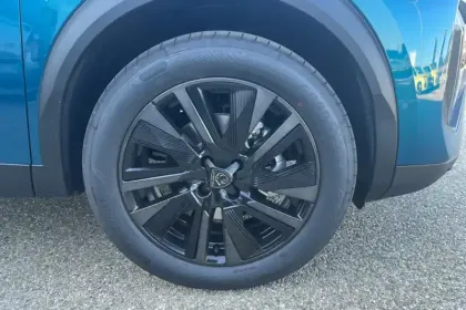 Photo 19 Peugeot 2008  Hybrid 145 e-DCS6