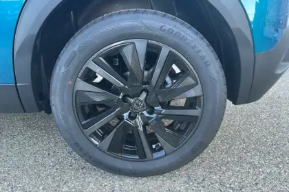 Photo 17 Peugeot 2008  Hybrid 145 e-DCS6