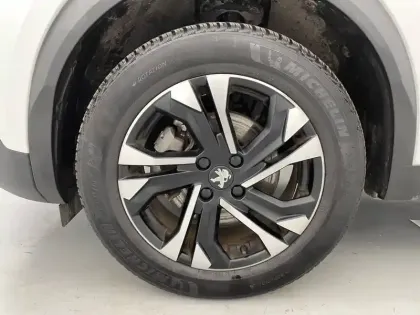 Photo 16 Peugeot 2008  Electrique 136 ch