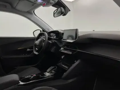 Photo 25 Peugeot 2008  Electrique 136 ch