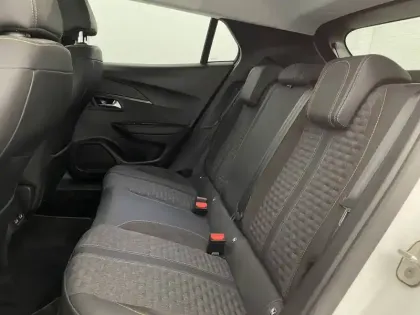 Photo 14 Peugeot 2008  Electrique 136 ch