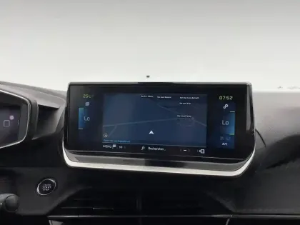 Photo 19 Peugeot 2008  Electrique 136 ch