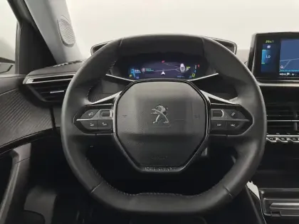 Photo 22 Peugeot 2008  Electrique 136 ch