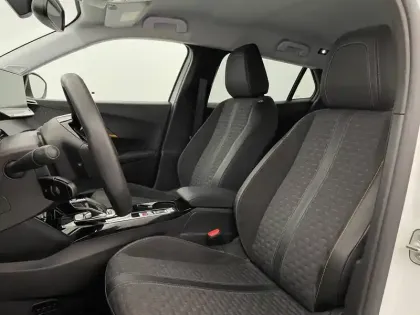 Photo 13 Peugeot 2008  Electrique 136 ch