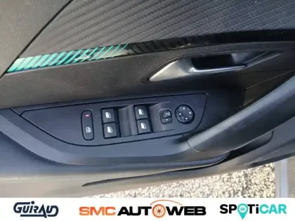 Photo 11 Peugeot 2008  PureTech 130 S&S BVM6