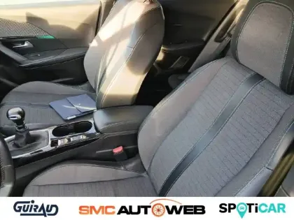 Photo 8 Peugeot 2008  PureTech 130 S&S BVM6