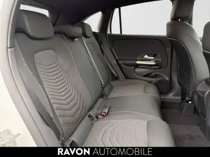 Photo 16 Mercedes GLA  180 7G-DCT