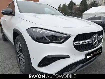 Photo 18 Mercedes GLA  180 7G-DCT