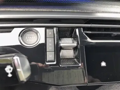 Photo 33 Peugeot 5008  Hybrid 136 e-DCS6