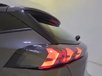 Photo 16 Peugeot 2008  PureTech 100 S&S BVM6