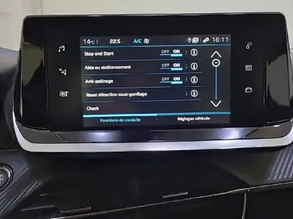 Photo 20 Peugeot 2008  PureTech 100 S&S BVM6