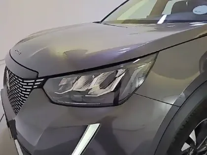 Photo 15 Peugeot 2008  PureTech 100 S&S BVM6