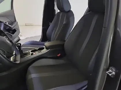 Photo 10 Peugeot 2008  PureTech 100 S&S BVM6