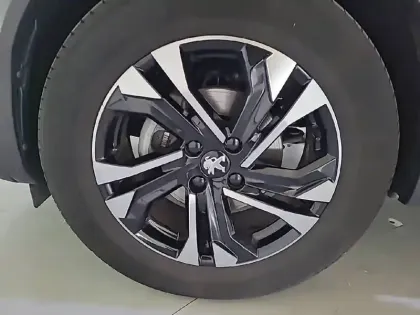 Photo 12 Peugeot 2008  PureTech 100 S&S BVM6