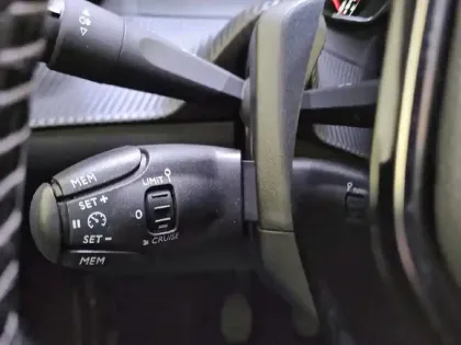 Photo 26 Peugeot 2008  PureTech 100 S&S BVM6