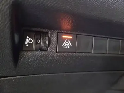 Photo 29 Peugeot 2008  PureTech 100 S&S BVM6