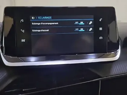 Photo 22 Peugeot 2008  PureTech 100 S&S BVM6