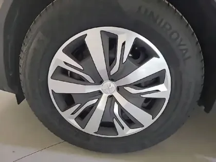 Photo 12 Peugeot 2008  PureTech 100 S&S BVM6