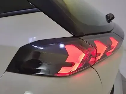 Photo 16 Peugeot 2008  PureTech 100 S&S BVM6