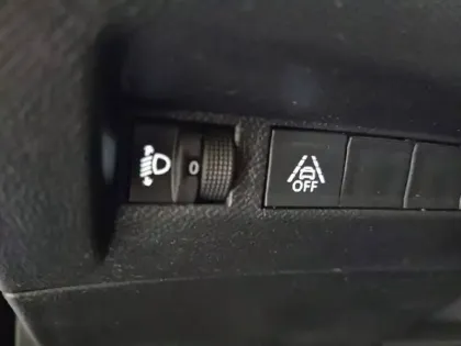 Photo 28 Peugeot 2008  PureTech 100 S&S BVM6