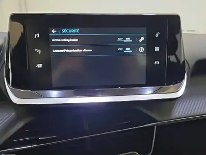 Photo 21 Peugeot 2008  PureTech 100 S&S BVM6