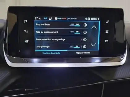 Photo 20 Peugeot 2008  PureTech 100 S&S BVM6