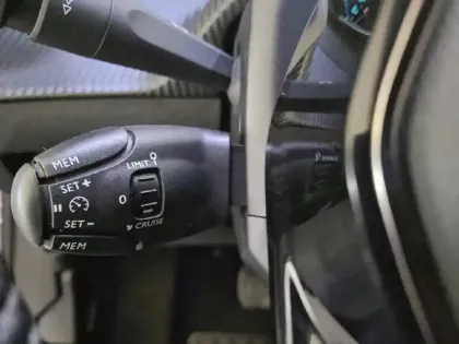 Photo 59 Peugeot 2008  Moteur électrique 136 ch