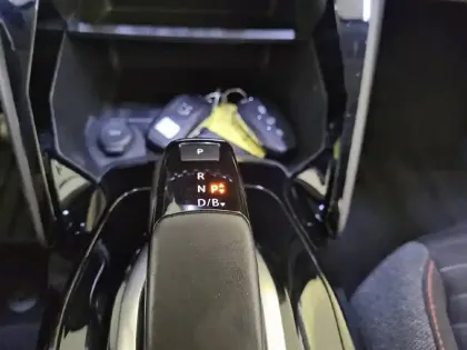 Photo 46 Peugeot 2008  Moteur électrique 136 ch