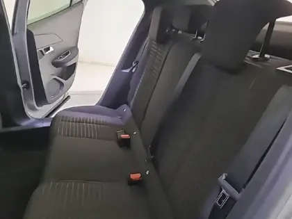 Photo 44 Peugeot 2008  Moteur électrique 136 ch