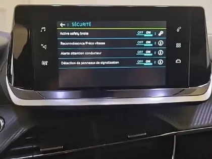 Photo 54 Peugeot 2008  Moteur électrique 136 ch