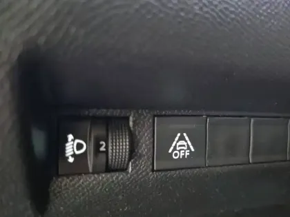 Photo 62 Peugeot 2008  Moteur électrique 136 ch