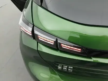 Photo 46 Peugeot 308  PHEV 180 e-EAT8