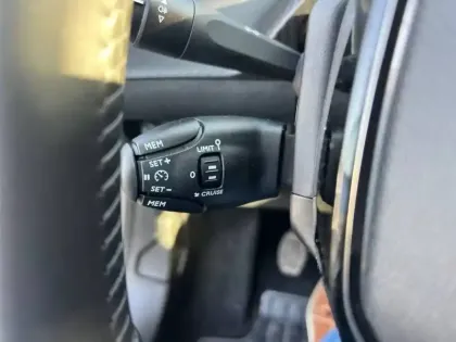 Photo 18 Peugeot 208  PureTech 75 S&S BVM5