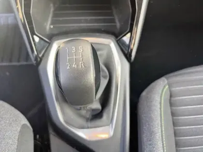 Photo 13 Peugeot 208  PureTech 75 S&S BVM5