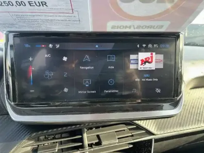 Photo 14 Peugeot 208  PureTech 75 S&S BVM5