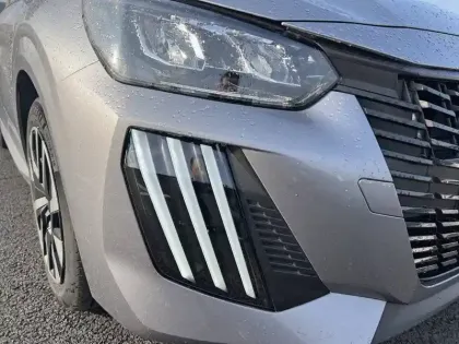 Photo 15 Peugeot 208  PureTech 75 S&S BVM5