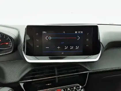 Photo 39 Peugeot 208  PureTech 75 S&S BVM5