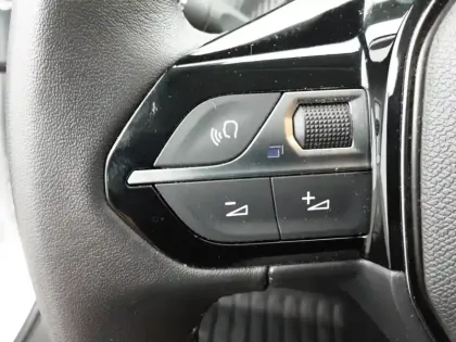 Photo 19 Peugeot 208  PureTech 75 S&S BVM5