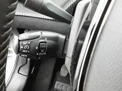 Photo 17 Peugeot 208  PureTech 75 S&S BVM5