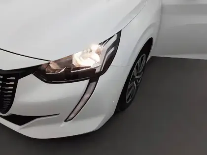 Photo 38 Peugeot 208  PureTech 75 S&S BVM5
