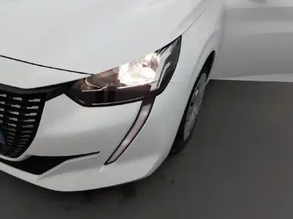 Photo 15 Peugeot 208  PureTech 75 S&S BVM5