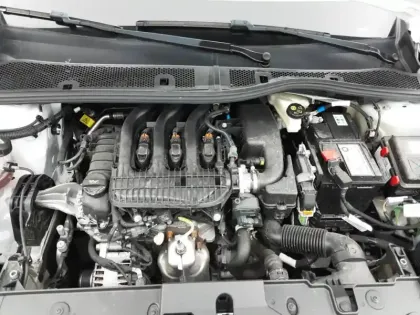 Photo 37 Peugeot 208  PureTech 75 S&S BVM5