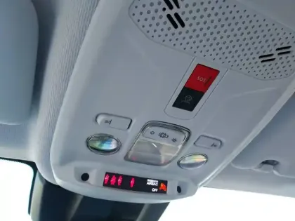 Photo 37 Peugeot 208  Hybrid 110 e-DCS6