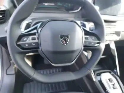 Photo 28 Peugeot 208  Hybrid 110 e-DCS6