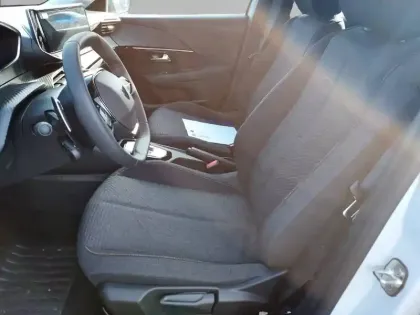 Photo 30 Peugeot 208  Hybrid 110 e-DCS6