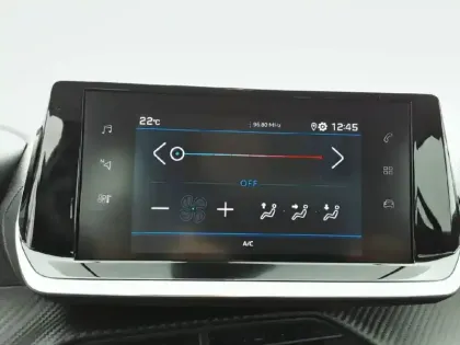 Photo 29 Peugeot 208  PureTech 75 S&S BVM5