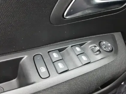 Photo 17 Peugeot 208  PureTech 75 S&S BVM5