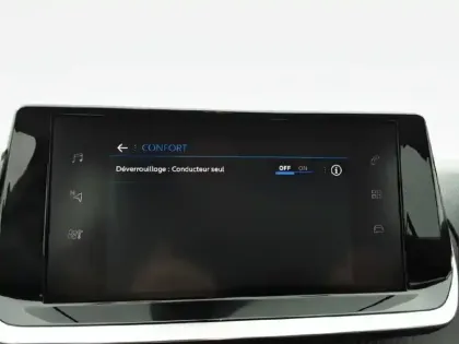 Photo 27 Peugeot 208  PureTech 75 S&S BVM5