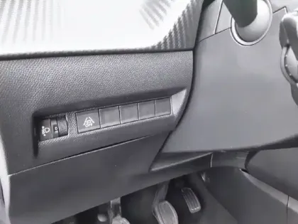 Photo 18 Peugeot 208  PureTech 75 S&S BVM5